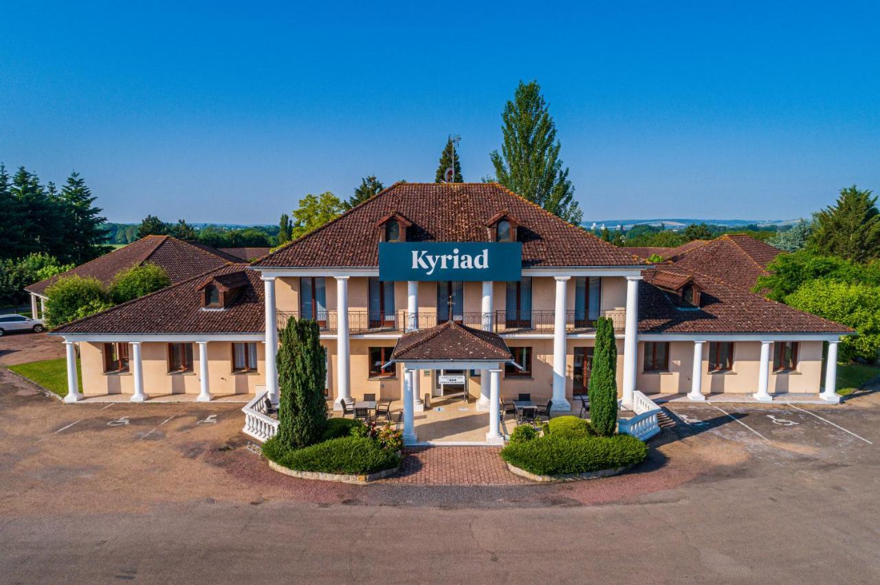 Kyriad Санс Екстериор снимка